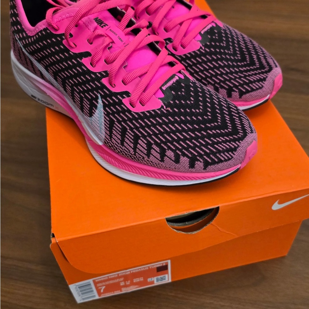 Nike Women's Vibrant Pink and Black Athletic Shoes